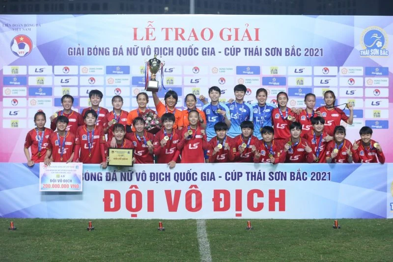 Cơn đau đầu 'dễ chịu' của bóng đá nữ Việt Nam ảnh 1 Cơn đau đầu 'dễ chịu' của bóng đá nữ Việt Nam ảnh 1