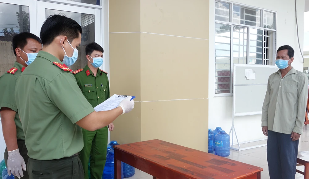 Bắt tạm giam đối tượng tổ chức cho nhiều người xuất nhập cảnh trái phép ở An Giang ảnh 1 Bắt tạm giam đối tượng tổ chức cho nhiều người xuất nhập cảnh trái phép ở An Giang ảnh 1
