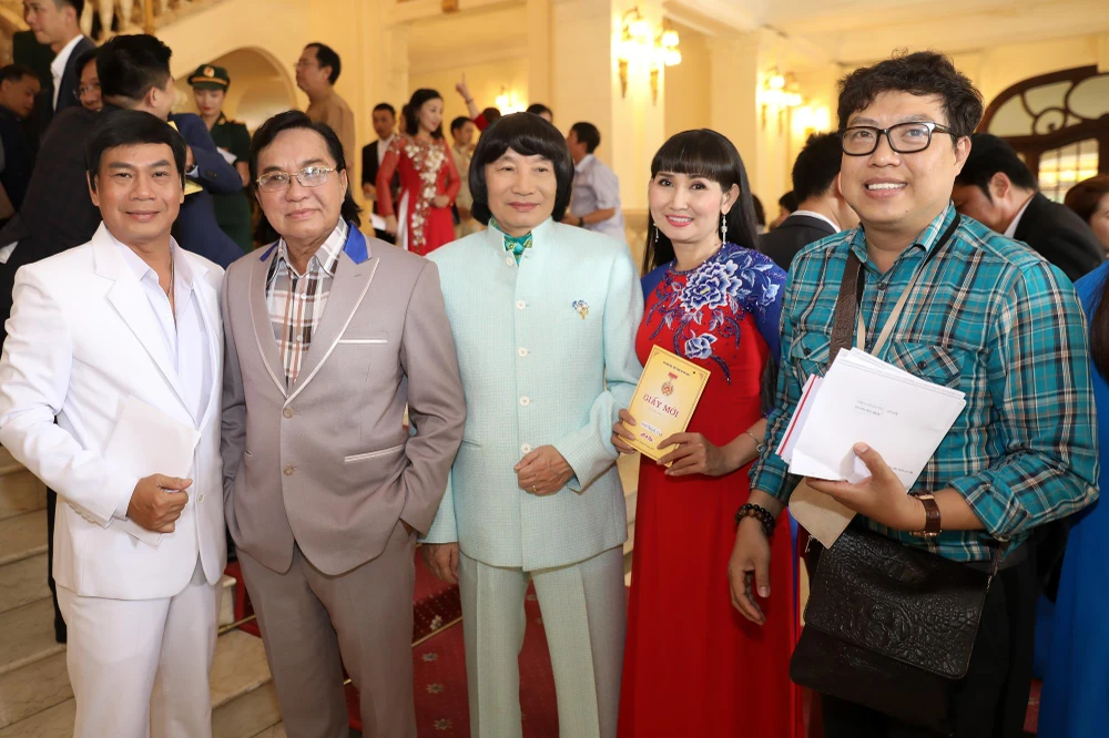 “Các nghệ sĩ thực sự là những ngôi sao chiếu sáng bầu trời nghệ thuật của Việt Nam” ảnh 3 “Các nghệ sĩ thực sự là những ngôi sao chiếu sáng bầu trời nghệ thuật của Việt Nam” ảnh 3