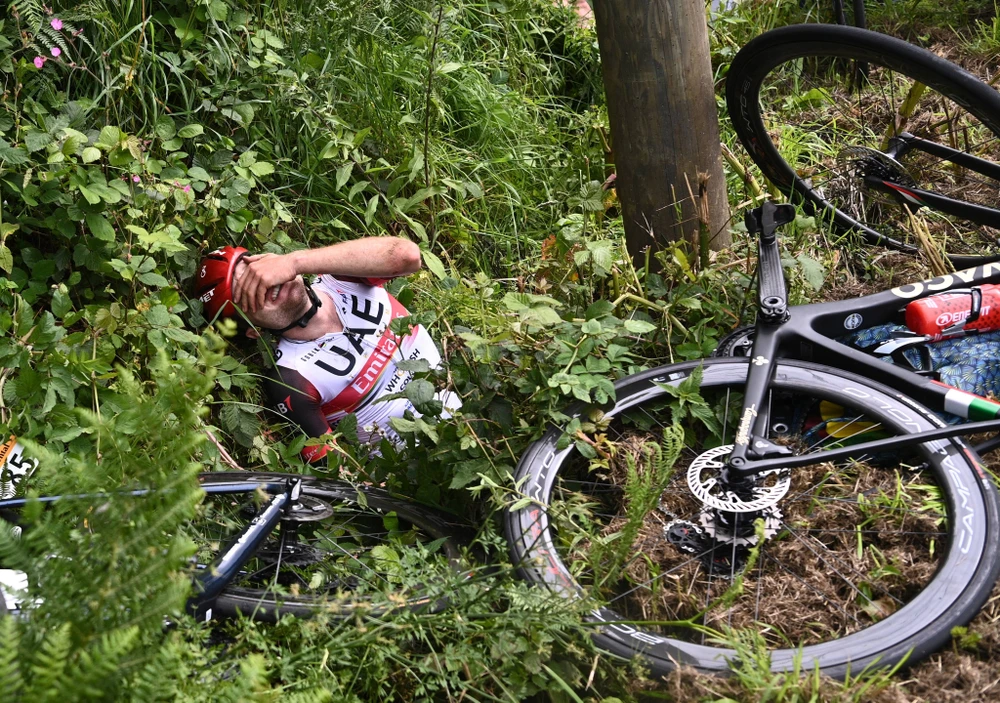 Hai tai nạn kinh hoàng trong ngày khai mạc giải xe đạp Tour de France ảnh 4 Hai tai nạn kinh hoàng trong ngày khai mạc giải xe đạp Tour de France ảnh 4