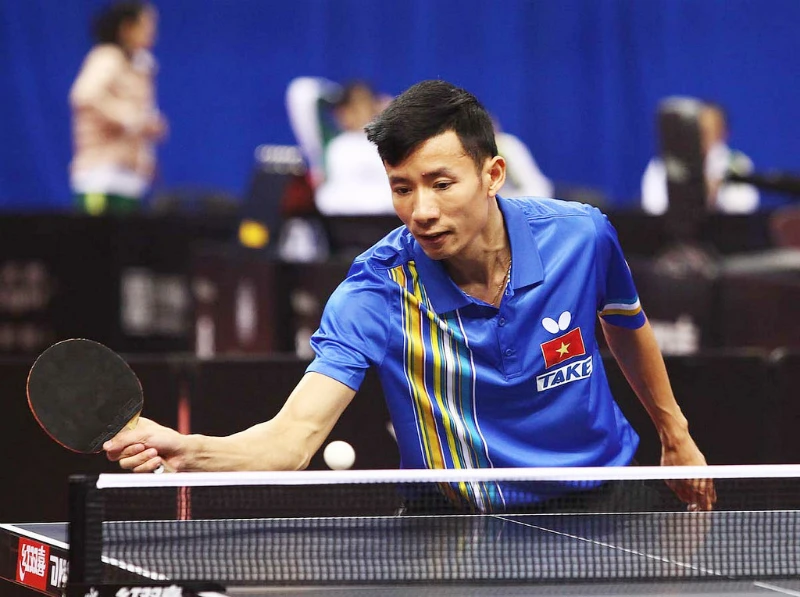 Tay vợt Đinh Quang Linh cùng tuyển Việt Nam giành vé vào bán kết nhóm 3. Ảnh: ITTF