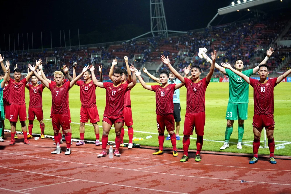 Các cầu thủ Việt Nam có khởi đầu thuận lợi khi giành 1 điểm tại Bangkok. Ảnh: DŨNG PHƯƠNG 