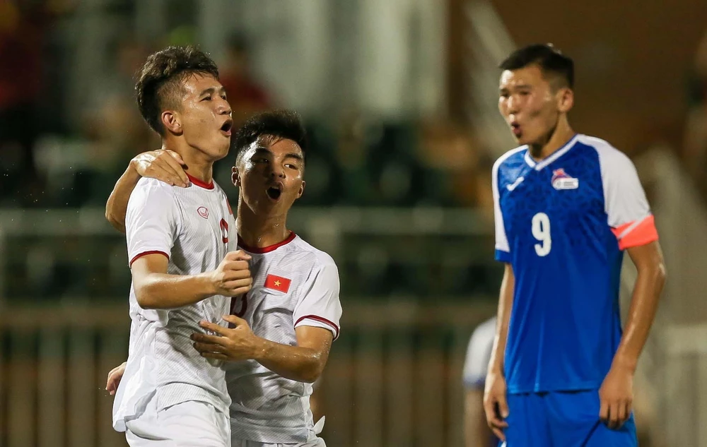 U19 Việt Nam có chiến thắng đầu tiên trước Mông Cổ. Ảnh: Dũng Phương