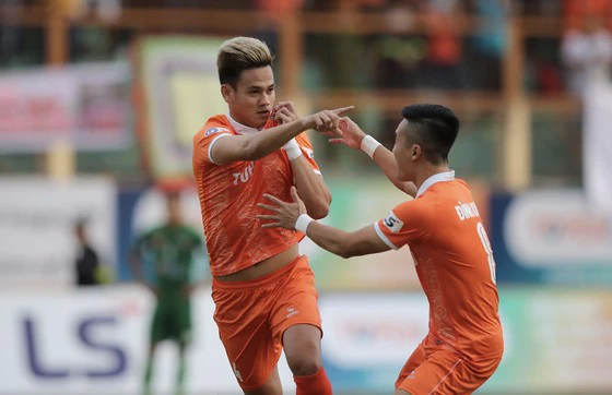 Tấn Tài lập công, Topenland Bình Định giành 3 điểm trước Sài Gòn FC. Ảnh: DŨNG PHƯƠNG