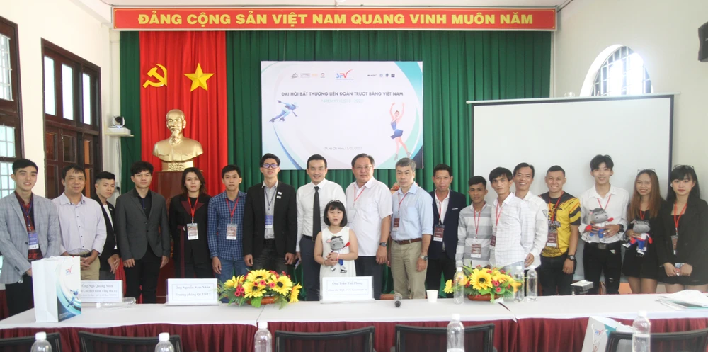 Các thành viên trong Liên đoàn Trượt băng và Roller Việt Nam.