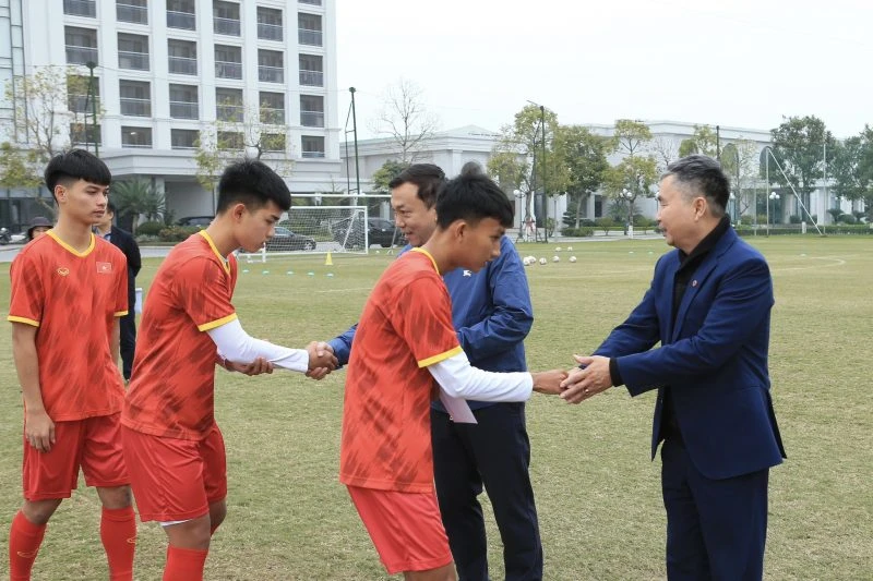 Lãnh đạo VFF đã có buổi gặp gỡ, thăm hỏi và chúc mừng tập thể đội U20 Việt Nam vào ngày 2-1