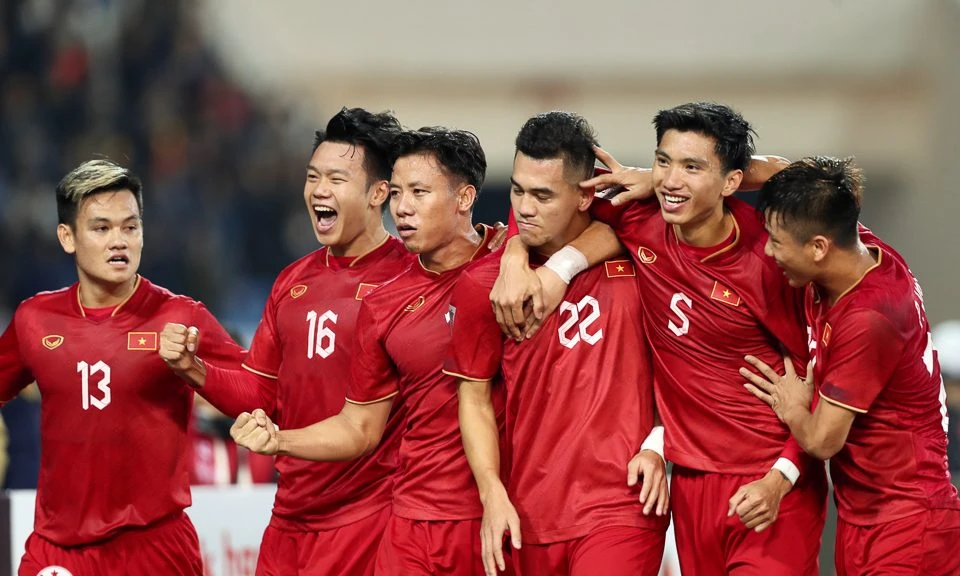 Đội tuyển Việt Nam lên hạng 95 thế giới và 16 châu Á