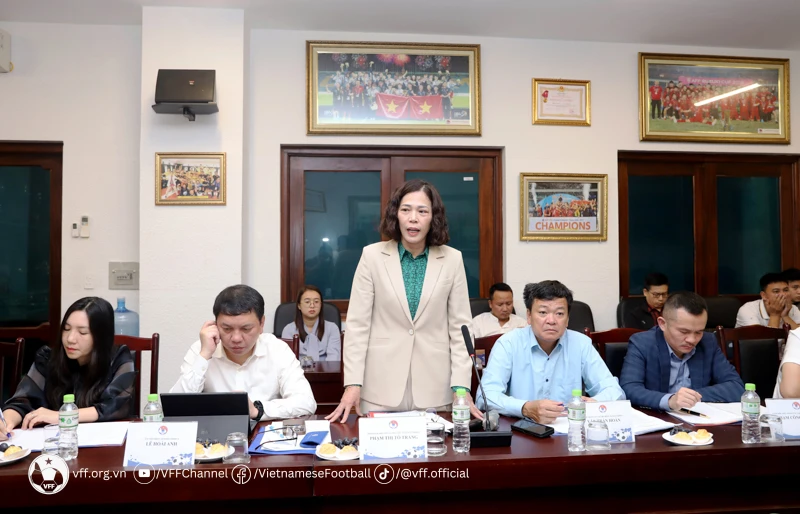 Bà Phạm Thị Tô Trang – Phó Giám đốc Sở Văn hóa – Thể thao Hải Phòng trao đổi tại buổi làm việc. Ảnh: ANH TRẦN
