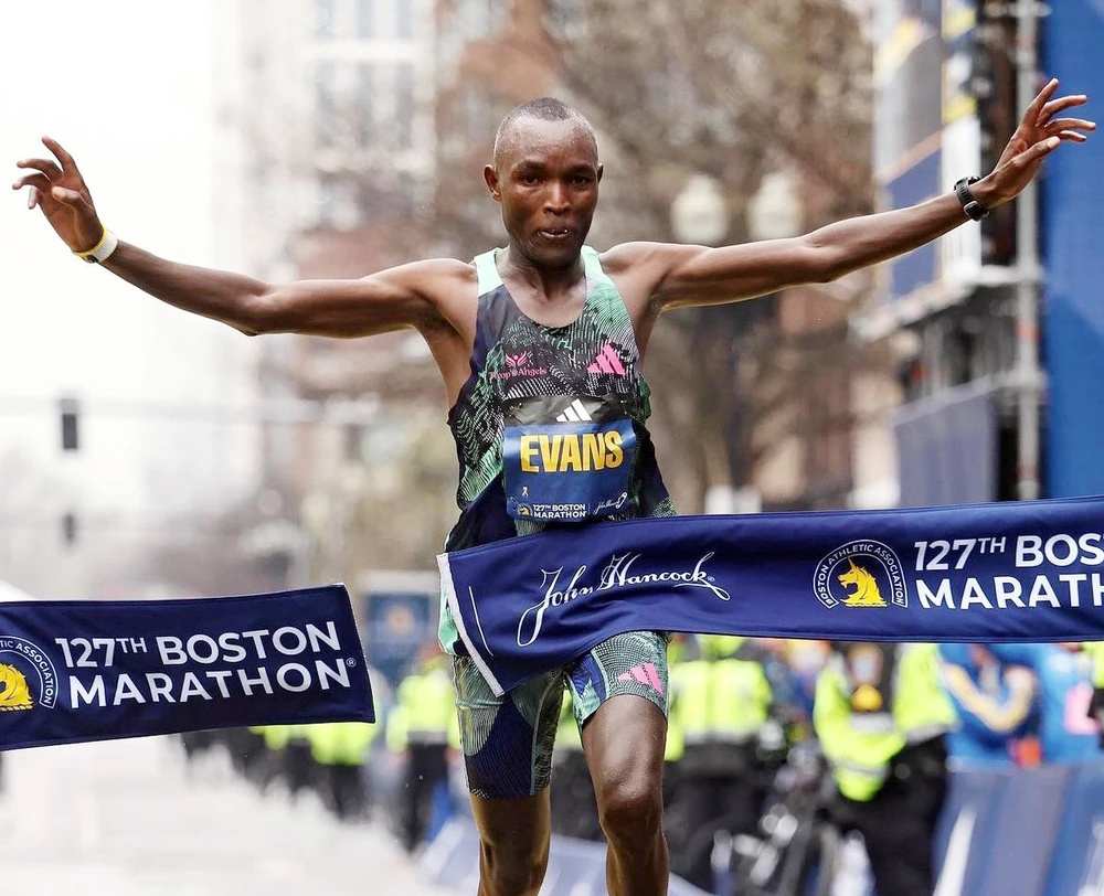 Evans Chebet đã xuất sắc bảo vệ thành công ngôi vô địch tại Giải Boston Marathon 2023.
