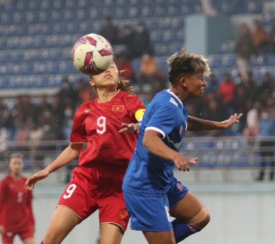 Huỳnh Như và các đồng đội vượt qua Nepal ở vòng loại thứ nhất