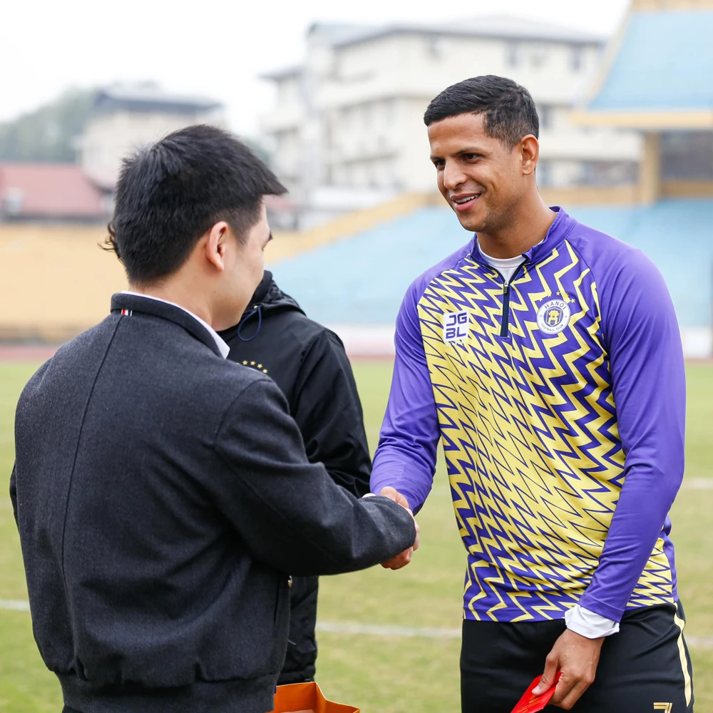 Hà Nội FC bất ngờ chia tay Lucas, để chân sút này vào Đà Nẵng.