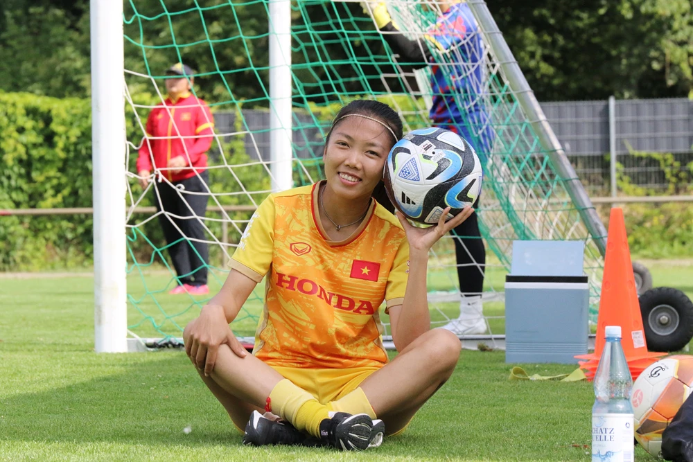 Huỳnh Như chuẩn bị cho mùa giải thứ 2 thi đấu tại Bồ Đào Nha