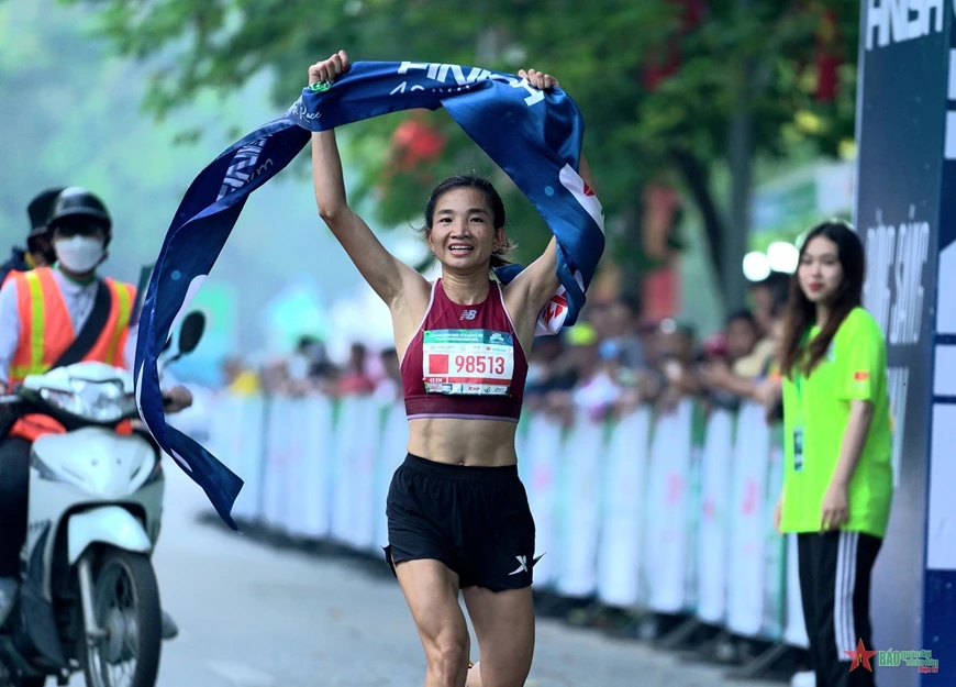 VĐV Nguyễn Thị Oanh đang là người nắm giữ kỷ lục 21km nữ.