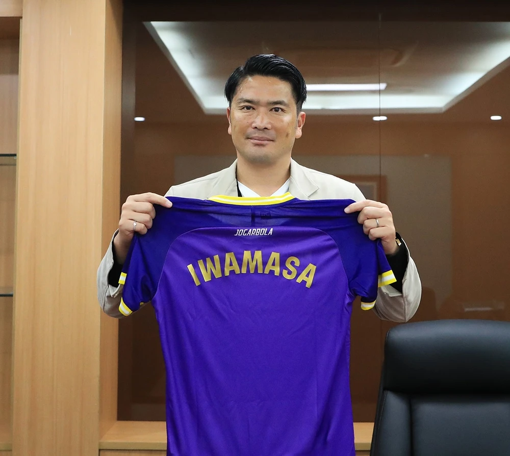 Ông Daiki Iwamasa trở thành tân huấn luyện viên trưởng CLB Hà Nội