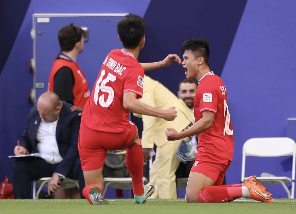 Đội tuyển Việt Nam gây bất ngờ với 2 bàn thắng ở hiệp 1