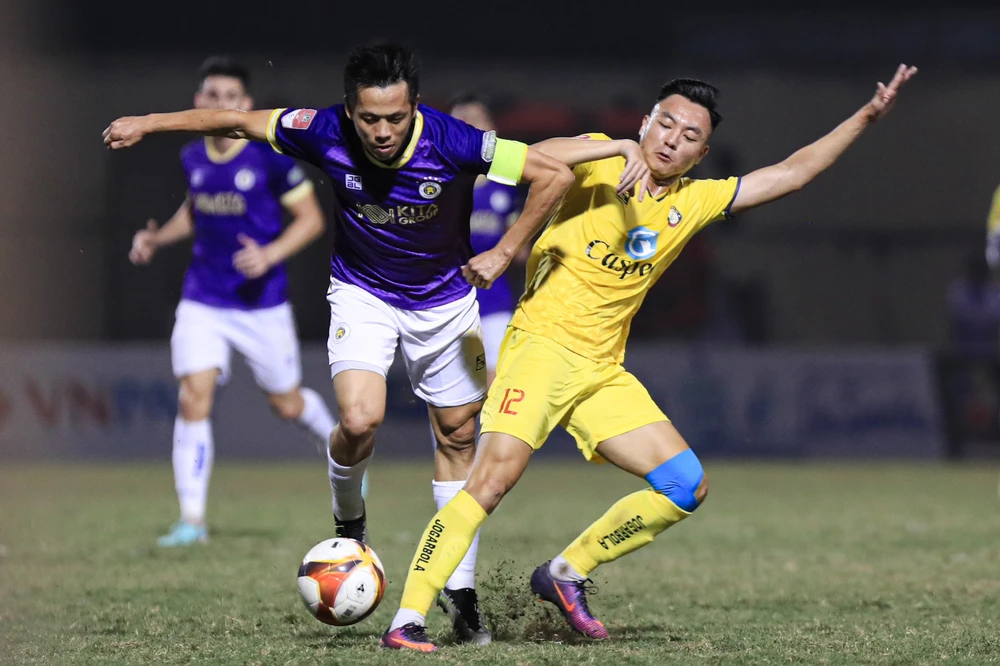 Hà Nội FC đón nhận thất bại trên sân nhà của Thanh Hóa. ẢNH: MINH HOÀNG