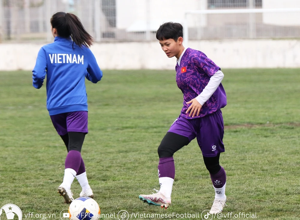 Các cầu thủ U20 nữ Việt Nam tập trung cao độ cho trận gặp CHDCND Triều Tiên- Ảnh 2.