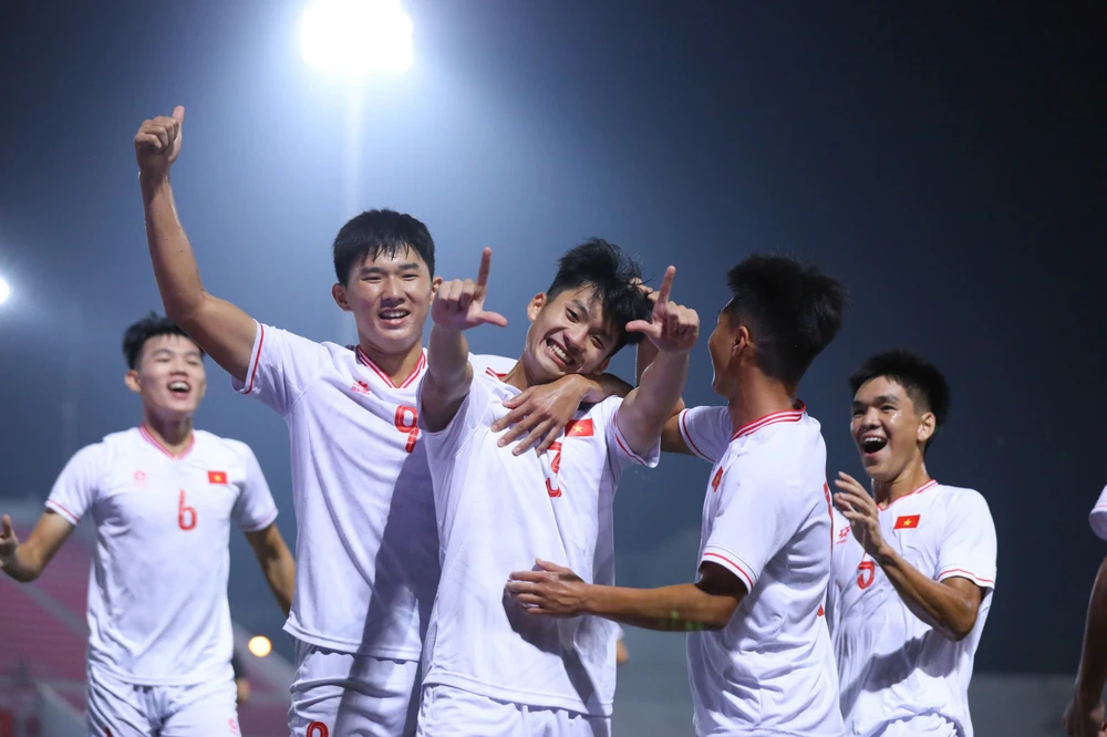 Niềm vui của các tuyển thủ U20 Việt Nam ở trận ra quân vòng loại Giải U20 châu Á 2025. 