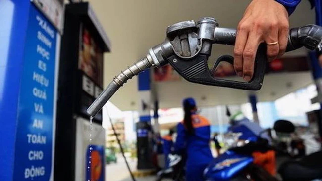 Giá xăng dầu tiếp tục tăng mạnh từ 15h ngày 25-9