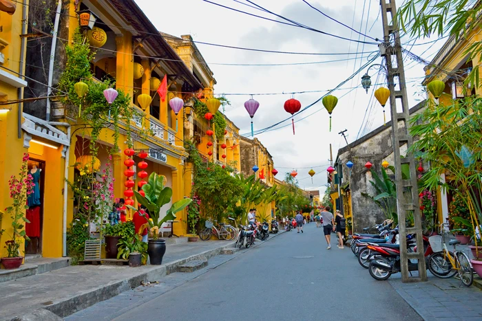 Nhiều địa phương như Hội An, Nha Trang đã có kế hoạch sẵn sàng đón khách trở lại.