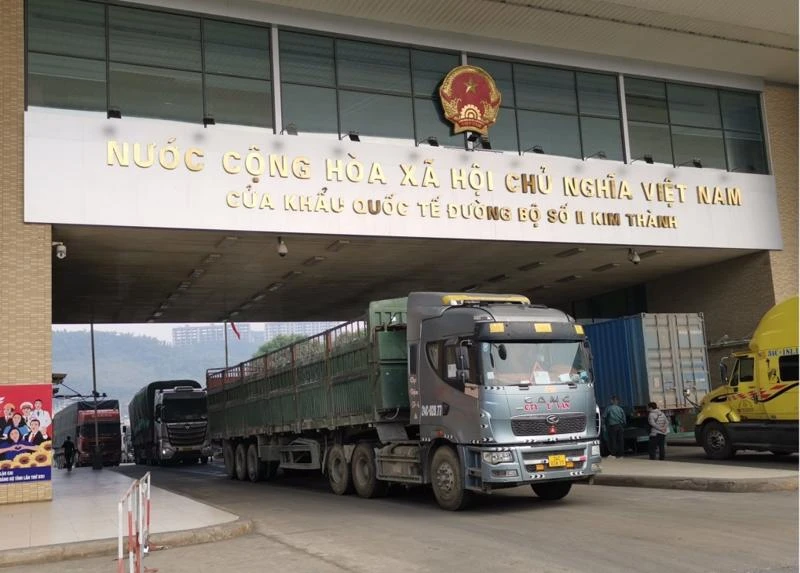 Tạm ngừng xuất khẩu hàng hoá tại cửa khẩu Kim Thành, Lào Cai