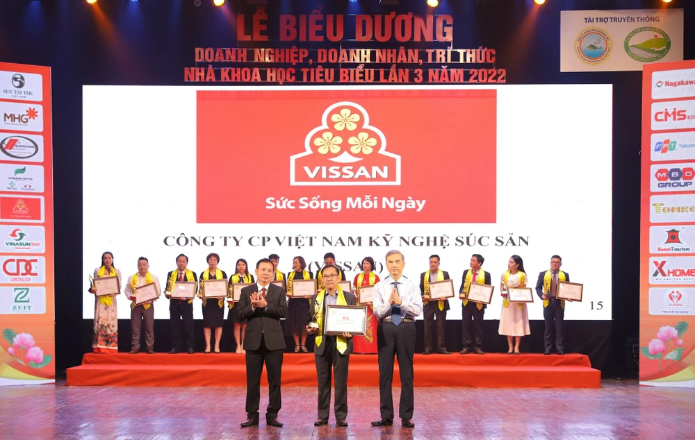 VISSAN nhận danh hiệu Top 10 doanh nghiệp tiêu biểu Việt Nam 2022
