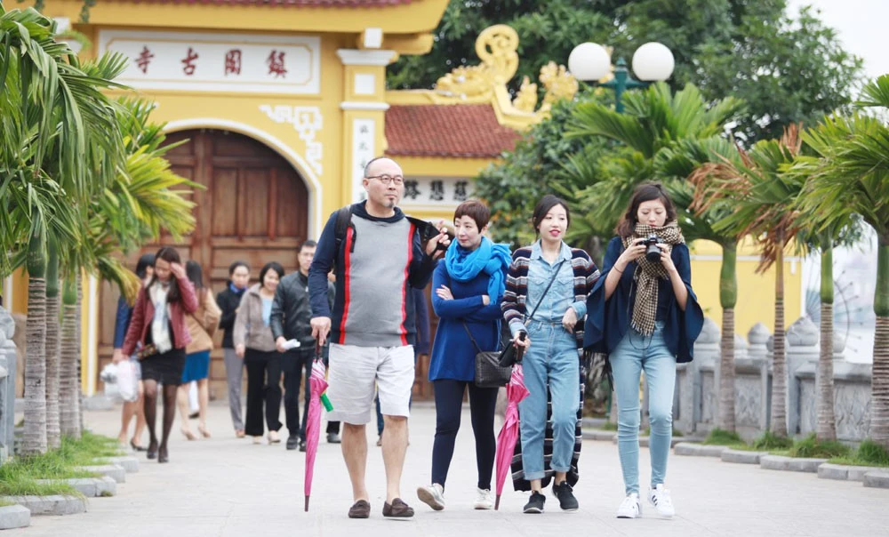 Đề nghị Trung Quốc sớm đưa Việt Nam vào danh sách các quốc gia thí điểm du lịch theo đoàn 