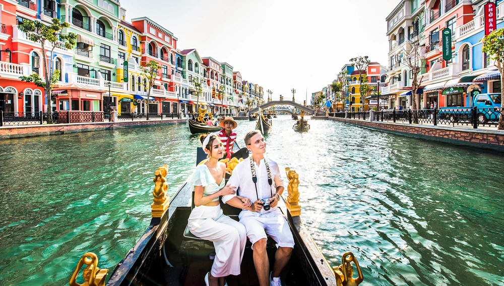 Gần 1 triệu lượt khách quốc tế đến Việt Nam trong tháng 6