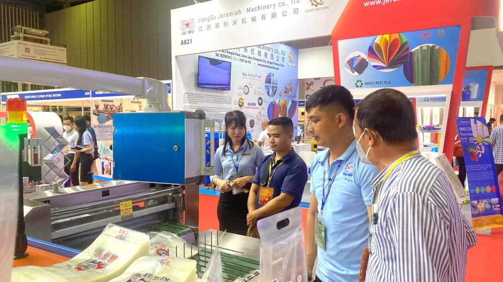 Nhiều công nghệ mới ngành nhựa quy tụ tại VietnamPlas 2023