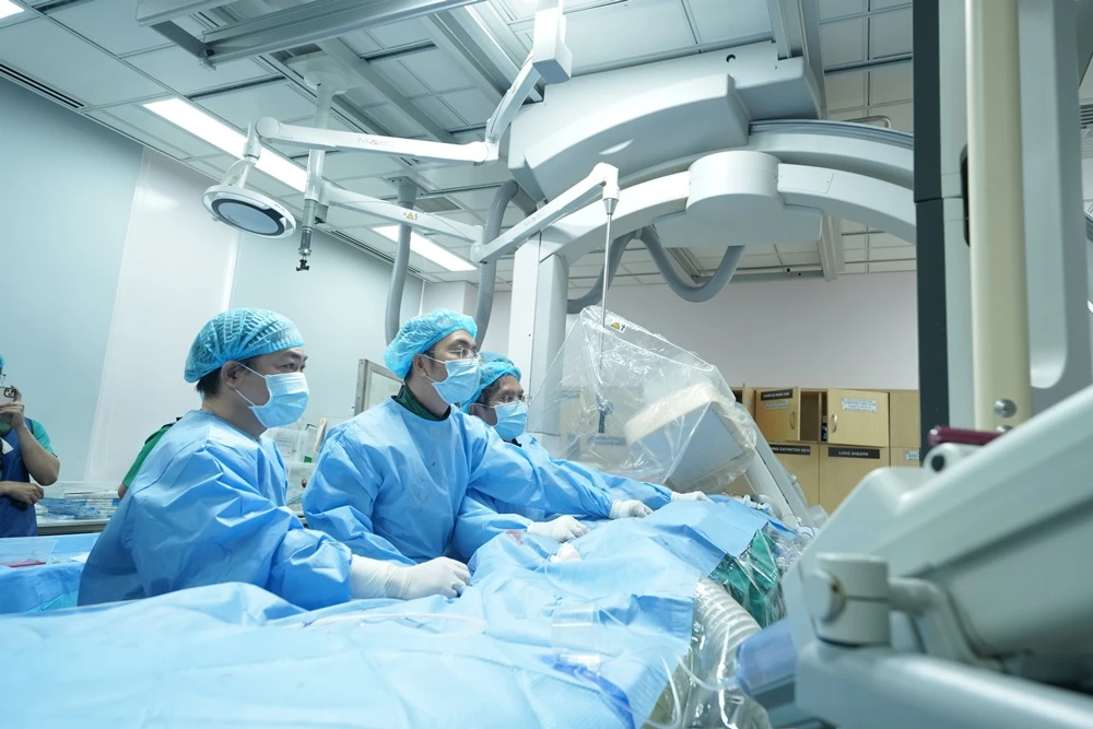 Bệnh viện ĐH Y Dược TPHCM nhận giải thành tựu y khoa 2023