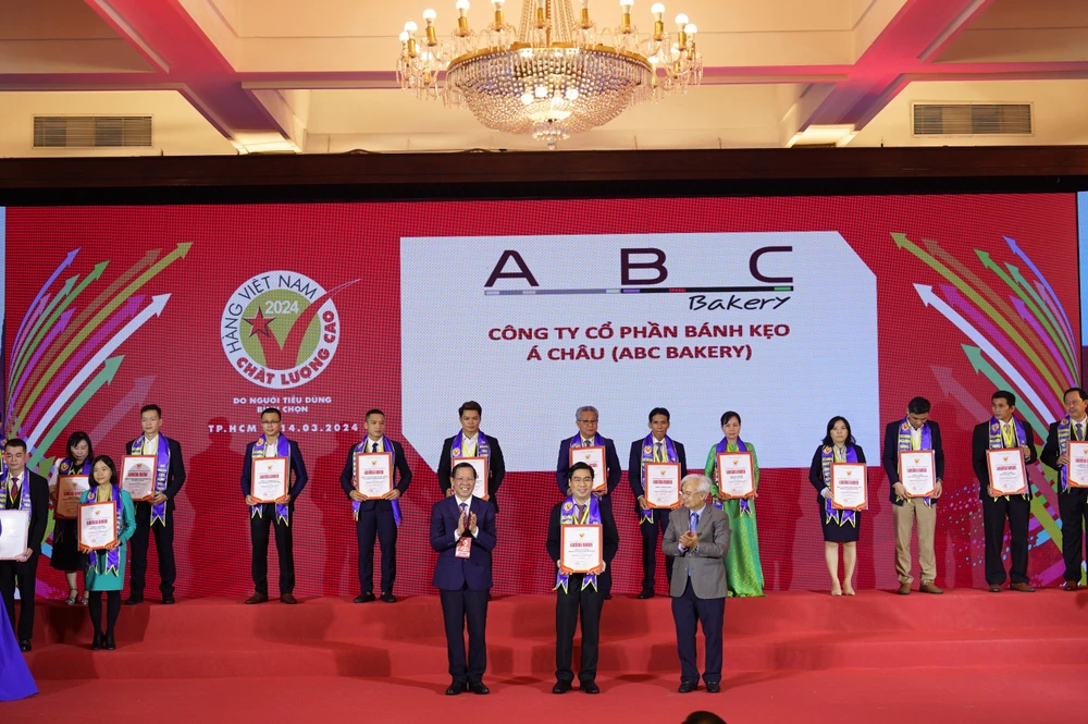 529 doanh nghiệp được trao chứng nhận hàng Việt Nam chất lượng cao 