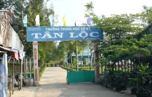 Trường THCS Tân Lộc - nơi cô Hoàng Thị Phượng công tác