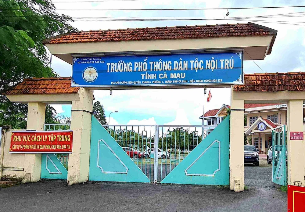Tạm dừng làm khu cách ly để Trường THPT Dân tộc Nội trú tỉnh Cà Mau chuẩn bị năm học mới