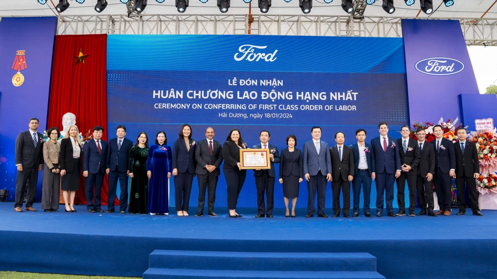 Ford Việt Nam đón nhận Huân chương Lao động hạng nhất, ghi kỷ lục bán hàng năm 2023