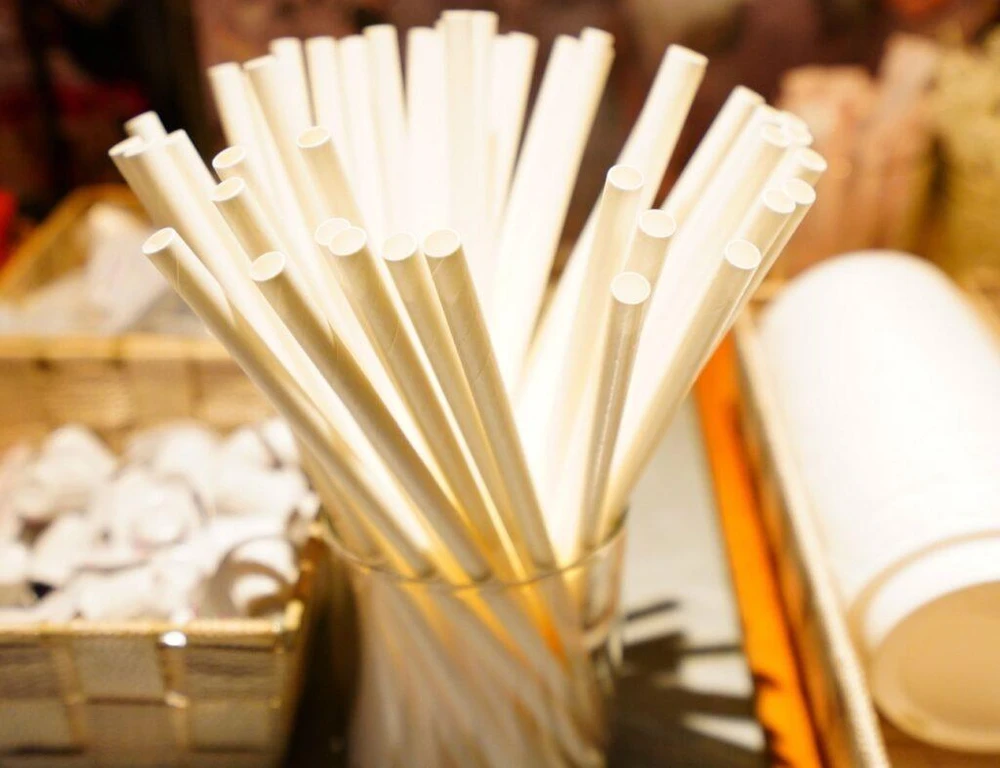 Ống hút giấy là giải pháp thân thiện hơn với môi trường, có thể thay thế ống hút nhựa hay được dùng trong ngành hàng thực phẩm. Ảnh: Internet