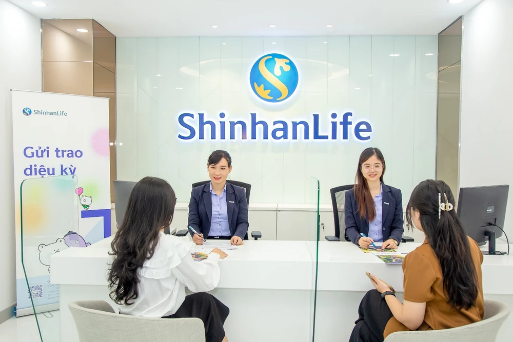 Shinhan Life khai trương trung tâm dịch vụ khách hàng tại Hà Nội