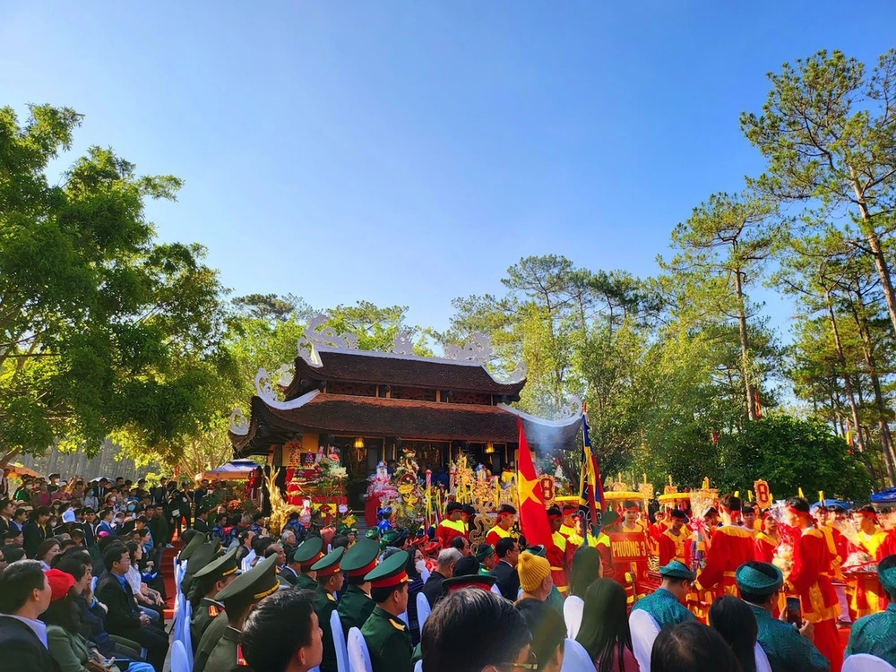 Buổi lễ được diễn ra tại đền thờ Âu Lạc, khu du lịch thác Prenn, TP Đà Lạt, tỉnh Lâm Đồng