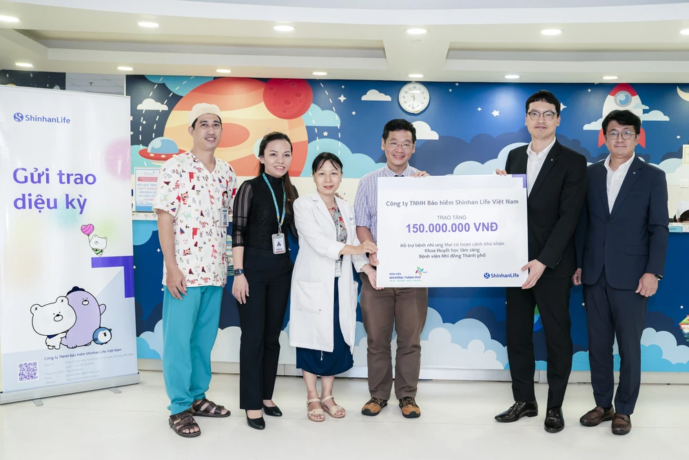 Shinhan Life Việt Nam tiếp tục đồng hành cùng bệnh nhi ung thư máu