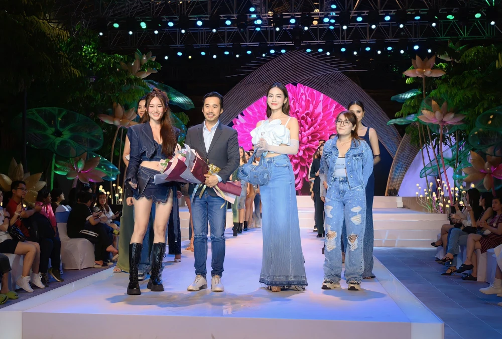Công ty V64 giới thiệu dòng sản phẩm thời trang bằng chất liệu Jean đặc sắc, ấn tượng