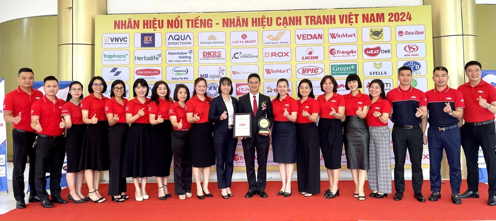 Dai-ichi Life Việt Nam lần thứ 5 được vinh danh “Top 10 Nhãn hiệu nổi tiếng Việt Nam 2024”