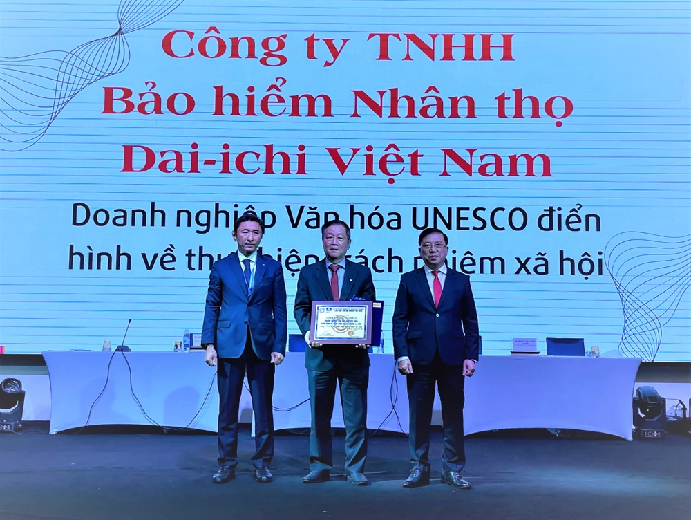 Dai-ichi Life Việt Nam nhận giải thưởng từ Liên hiệp các hội Unesco