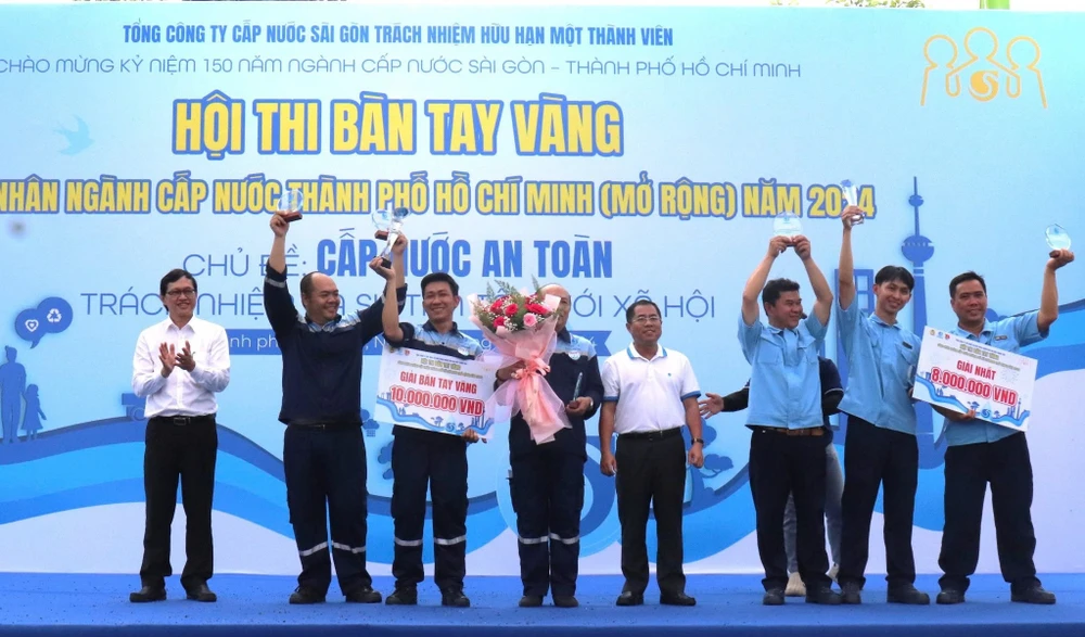 Trao giải Bàn tay vàng đến đội xuất sắc hội thi