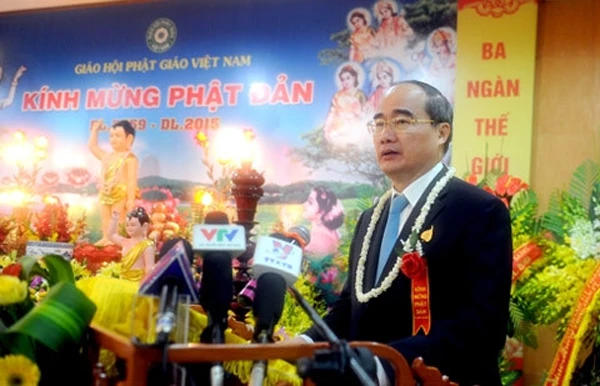  Đồng chí Nguyễn Thiện Nhân phát biểu chúc mừng tại Đại lễ Phật đản 2015