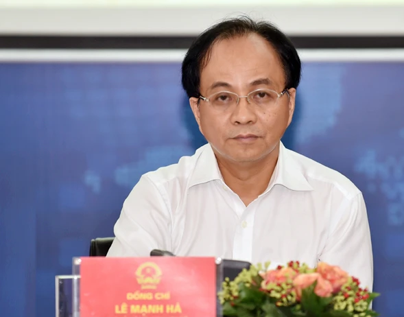 Phó Chủ nhiệm Văn phòng Chính phủ Lê Mạnh Hà phát biểu tại cuộc họp báo