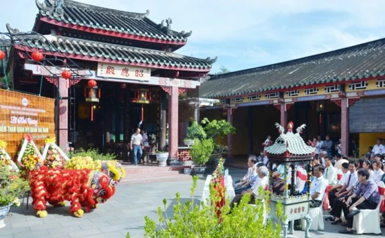 Đưa điểm di tích Hội quán Hải Nam (số 10 Trần Phú, Hội An) vào tuyến tham quan Khu phố cổ. 