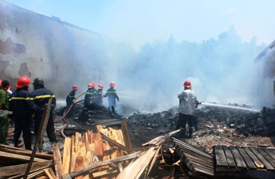 Vụ cháy nhà dân tại đường 10A, phường Bình Hưng Hòa B, quận Bình Tân, TPHCM