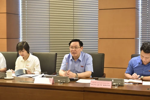 Phó Thủ tướng Vương Đình Huệ (đại biểu Quốc hội đoàn Hà Tĩnh) phát biểu tại thảo luận tổ. Ảnh: VGP