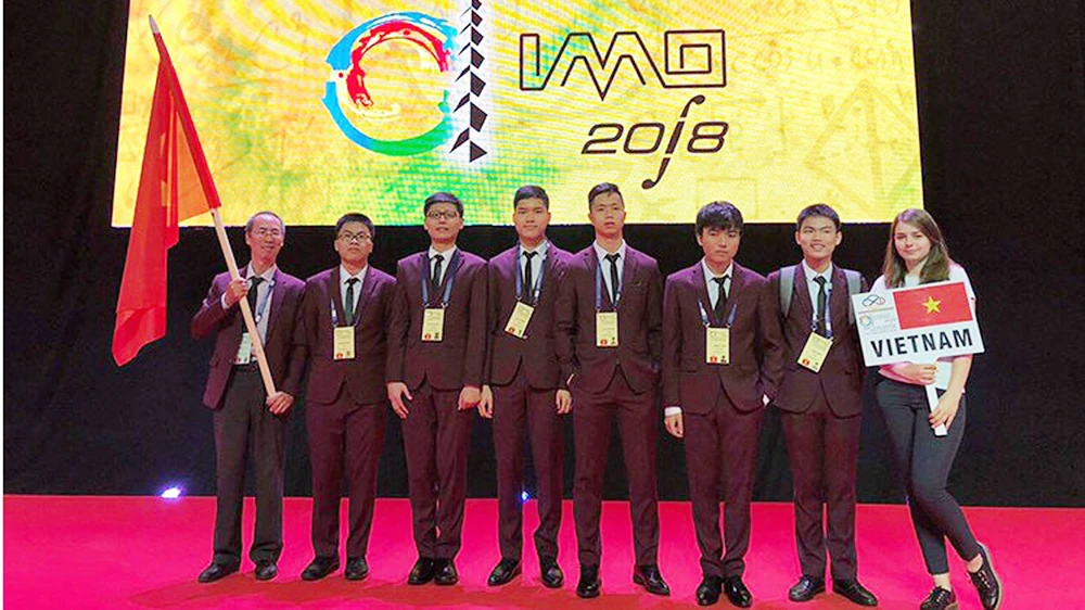 Đội tuyển thi toán quốc tế cửa Việt Nam
