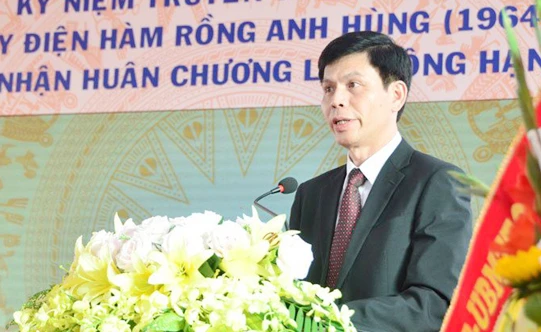Ông Lê Anh Tuấn, Phó Chủ tịch UBND tỉnh Thanh Hóa vừa được Thủ tướng Nguyễn Xuân Phúc ký quyết định bổ nhiệm giữ chức vụ Thứ trưởng Bộ Giao thông vận tải