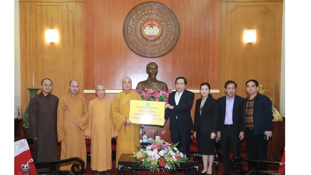 Trung ương Giáo hội Việt Nam ủng hộ 5 phòng áp lực âm trị giá 3,5 tỷ đồng